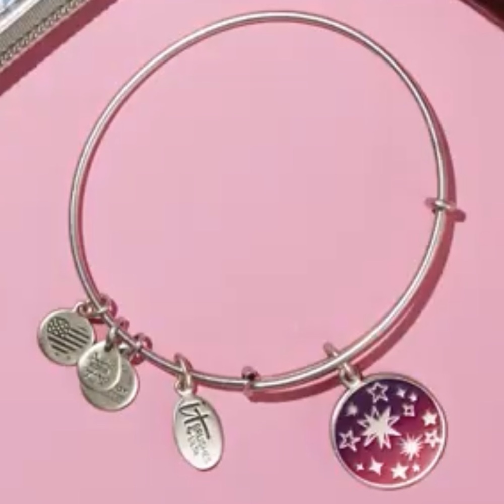NEW it cosmetics alex and ani bracelet brush set